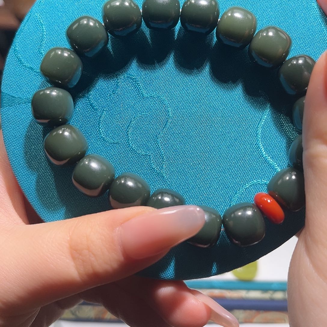 和田玉未镶嵌手串