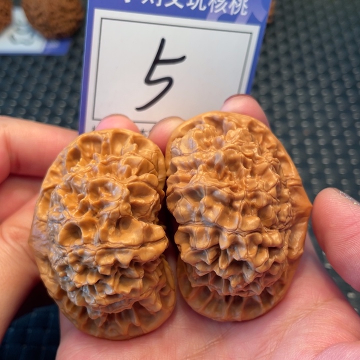 桃核把件53官帽5。。。