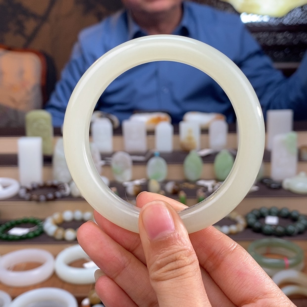 【闪购商品】和田玉手镯未镶嵌