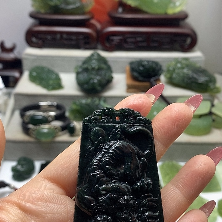 古***玩蛇纹石玉未镶嵌挂件