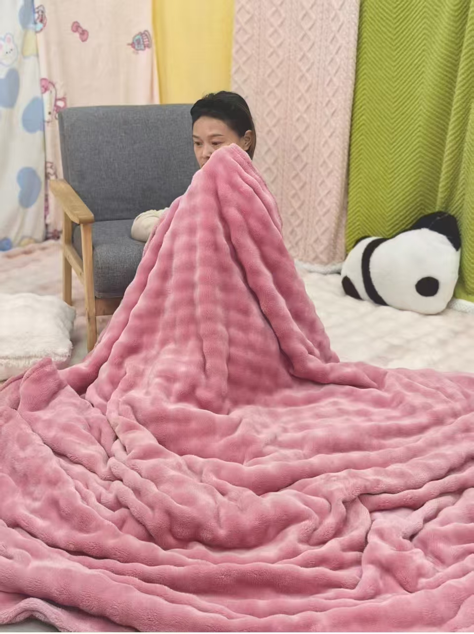 粉色泡泡绒牛奶绒毛毯