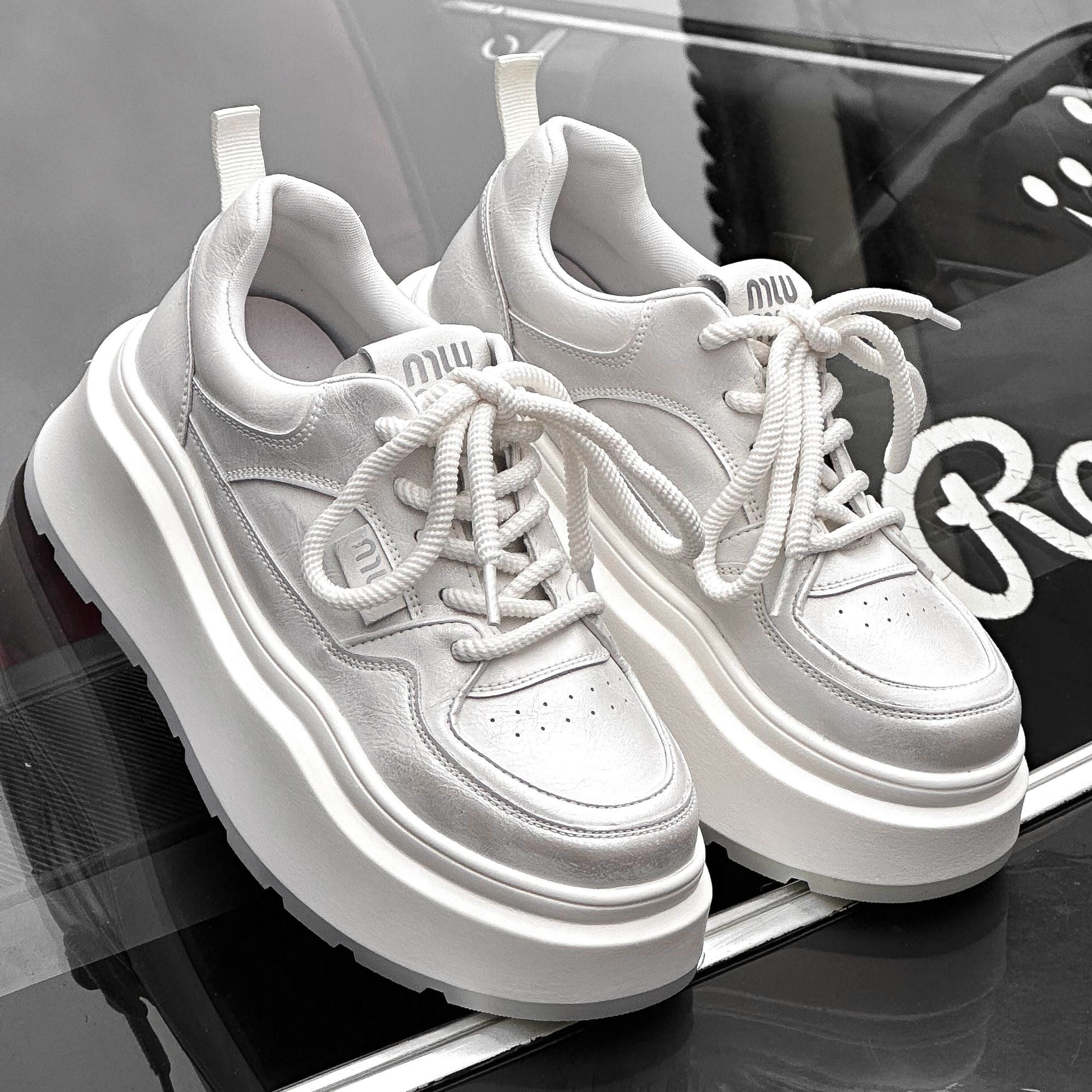 增高厚底波浪底珠光真皮小白鞋女百搭运动休闲系带板鞋时尚欧996