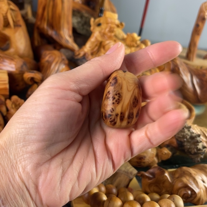 崖柏瘤疤小精品手把