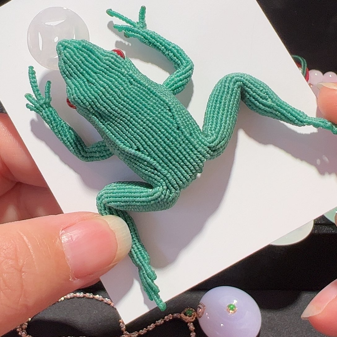 翡翠未镶嵌颈饰摆件