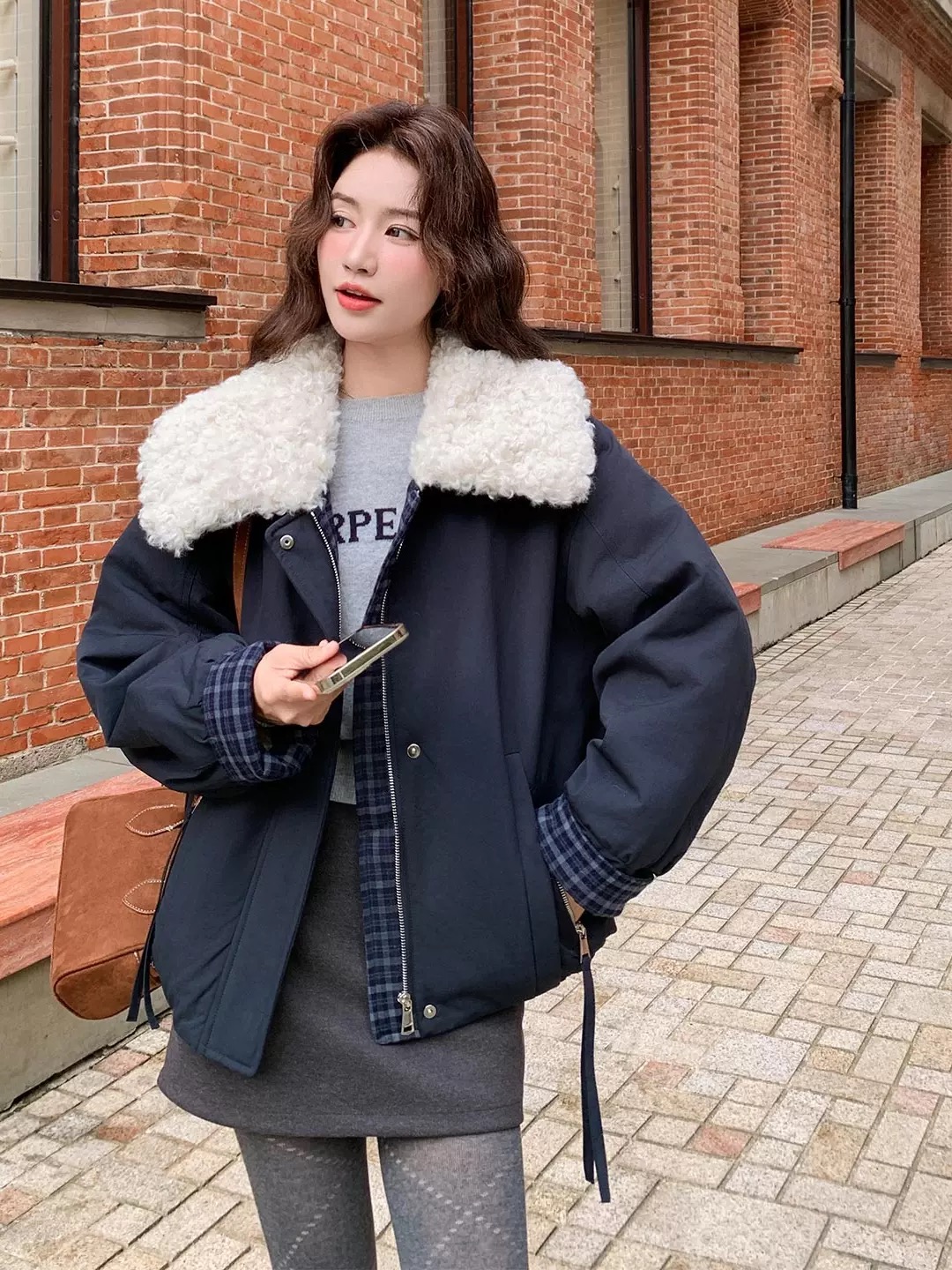 仿羊羔毛翻领派克服女2025冬网红小个子冬季保暖厚实短款棉服百搭