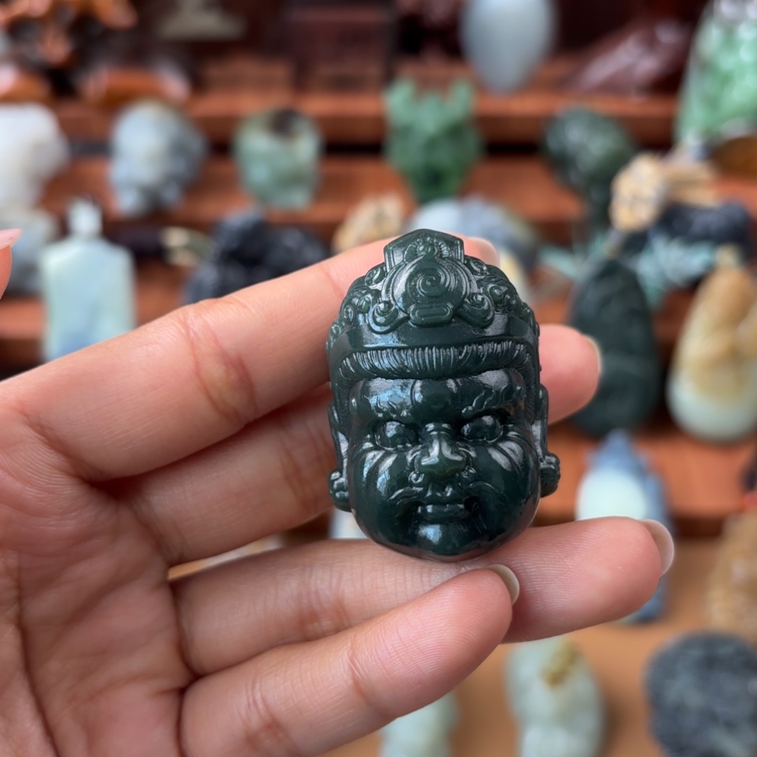 嘎***劲和田玉未镶嵌颈饰