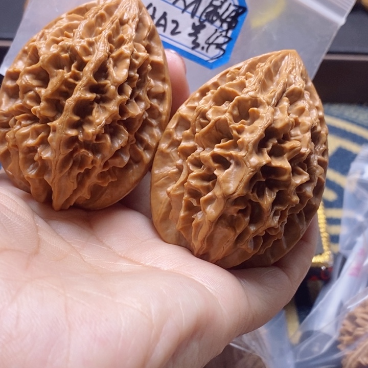 文玩核桃吊坠招财鼠