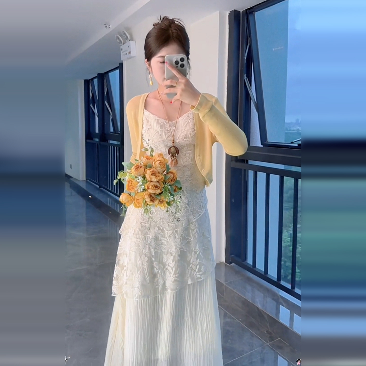 温柔风蕾丝无袖吊带连衣裙子女夏季2025新款海边度假白色长裙5661