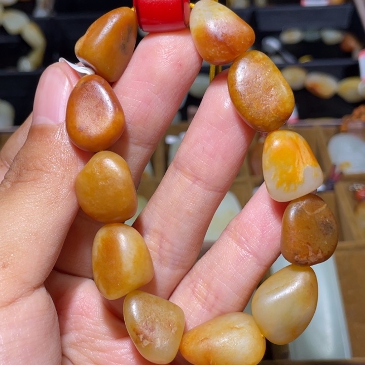 T***T和田玉未镶嵌手链