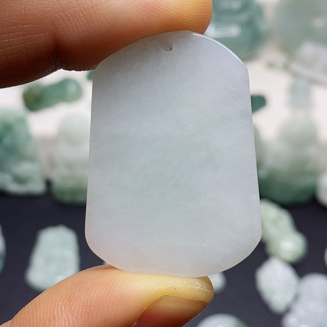 翡翠颈饰未镶嵌吊坠