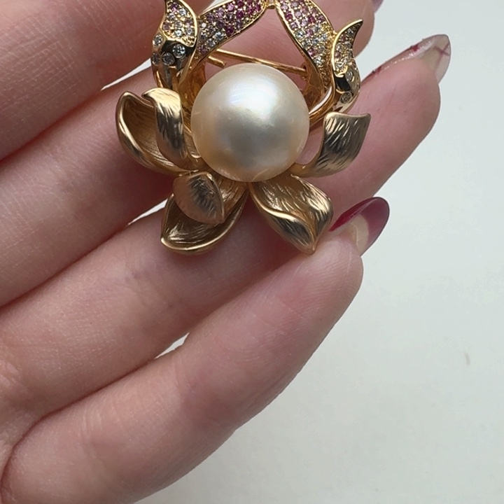 拼合珍珠（马贝珠）胸针未镶嵌