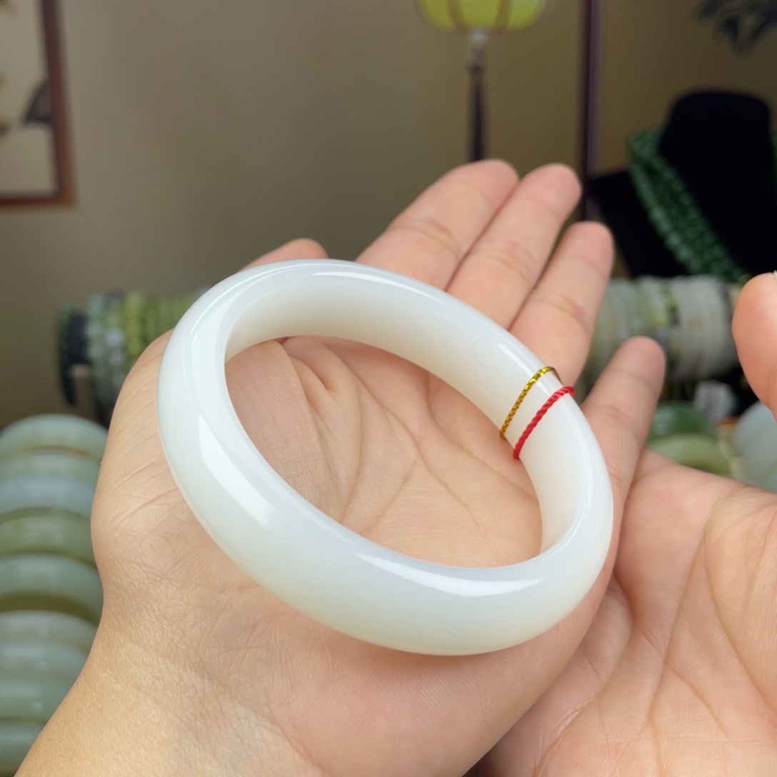 美***兮和田玉未镶嵌手镯