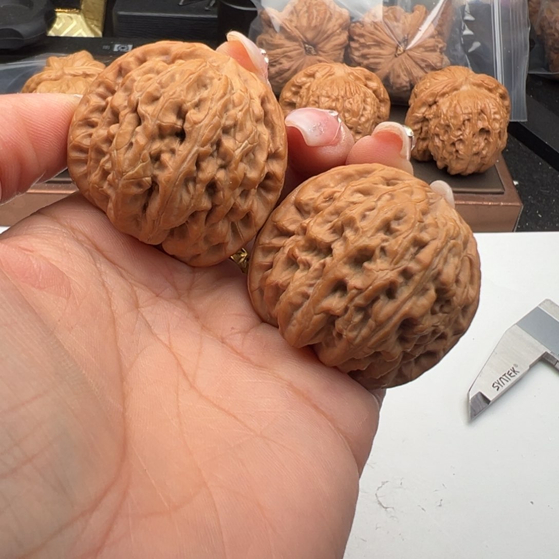 文玩核桃把件红锦鲤40