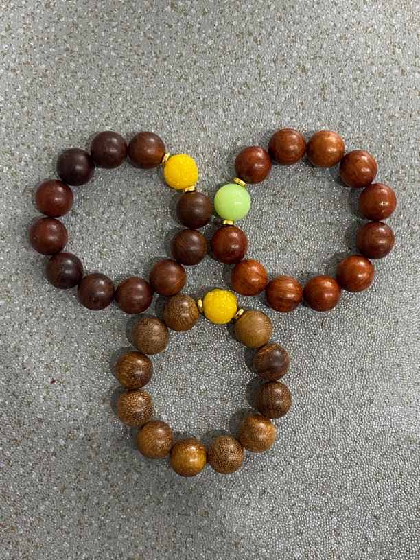 H8 红酸枝2.0带配饰圆珠手串（颜色多样性发其一）