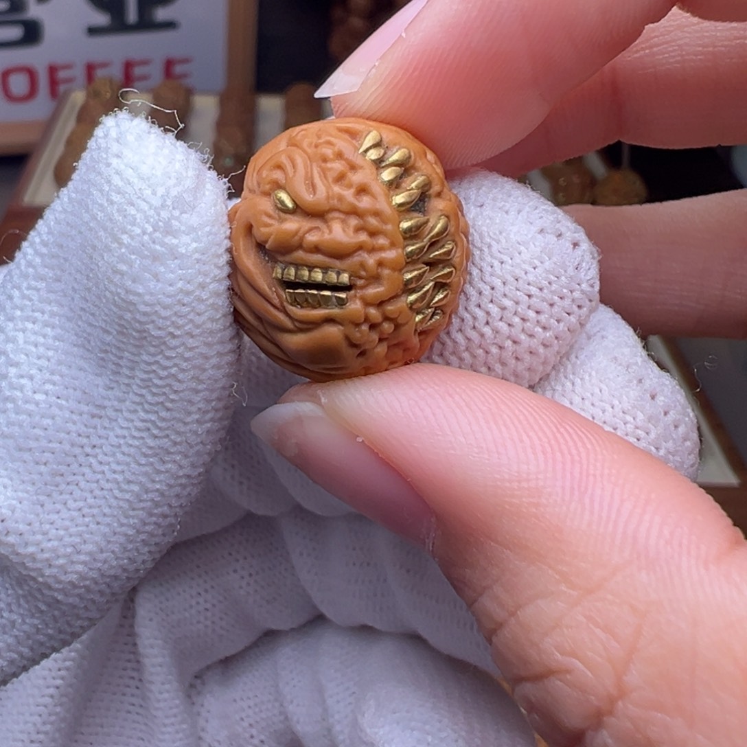 猴头核桃把件镶嵌款吞噬小丑全品有正常封口线