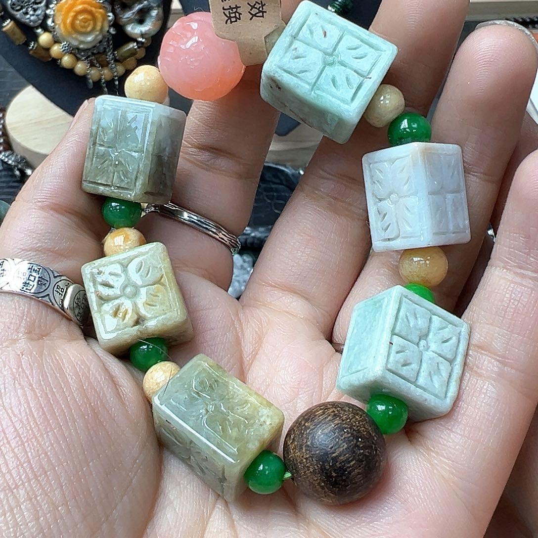 翡翠戒指未镶嵌炸