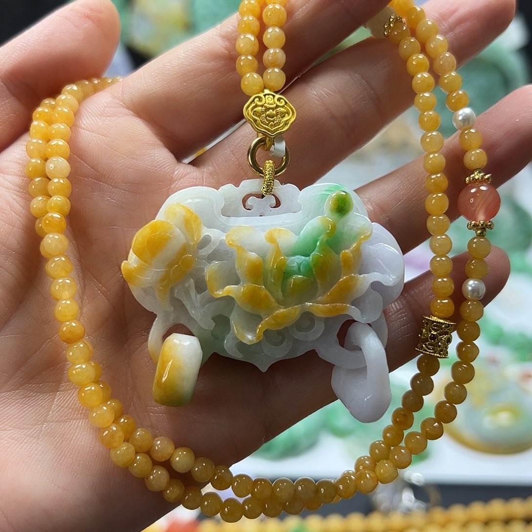 翡翠未镶嵌颈饰吊坠