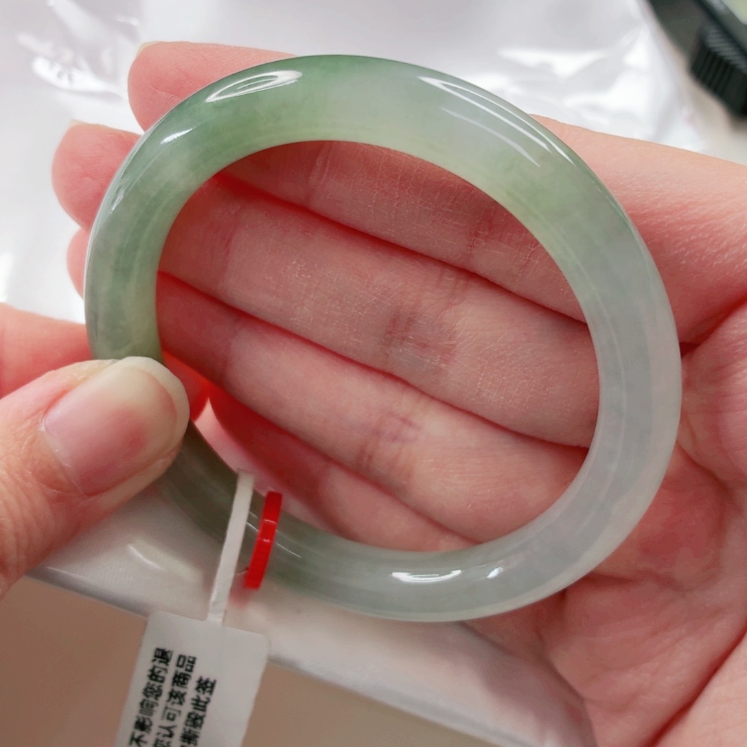 虫***A翡翠未镶嵌手镯51.8圈x598