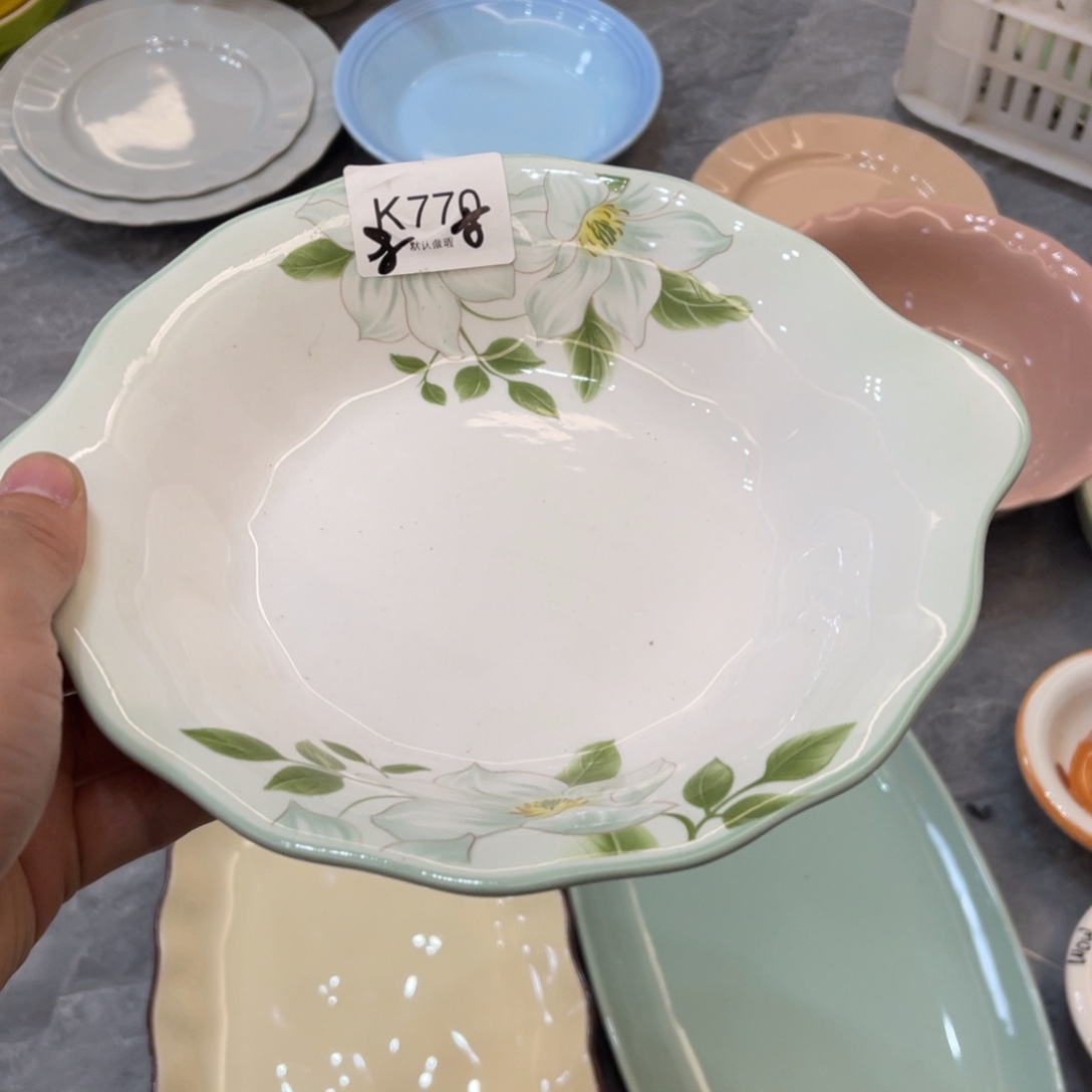 陶瓷微瑕餐具介意勿拍，满18飞！