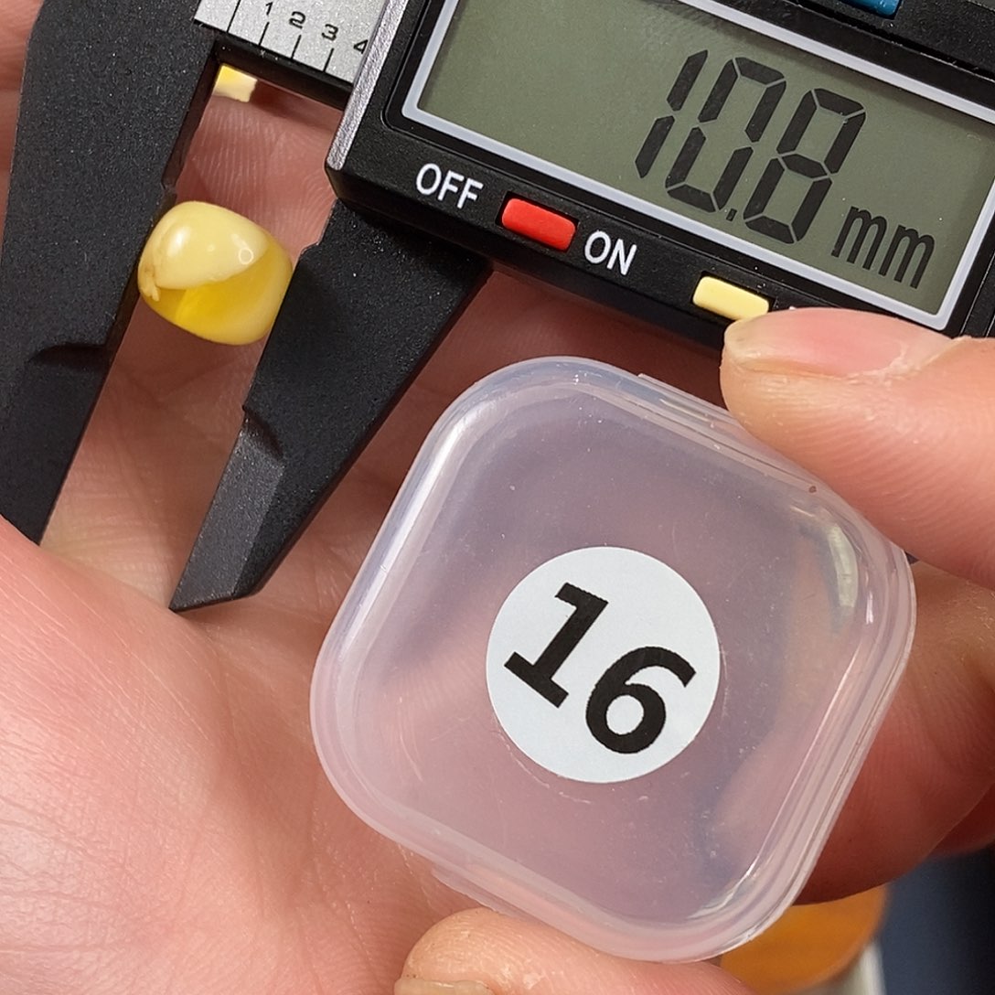 琥珀裸石未镶嵌微瑕