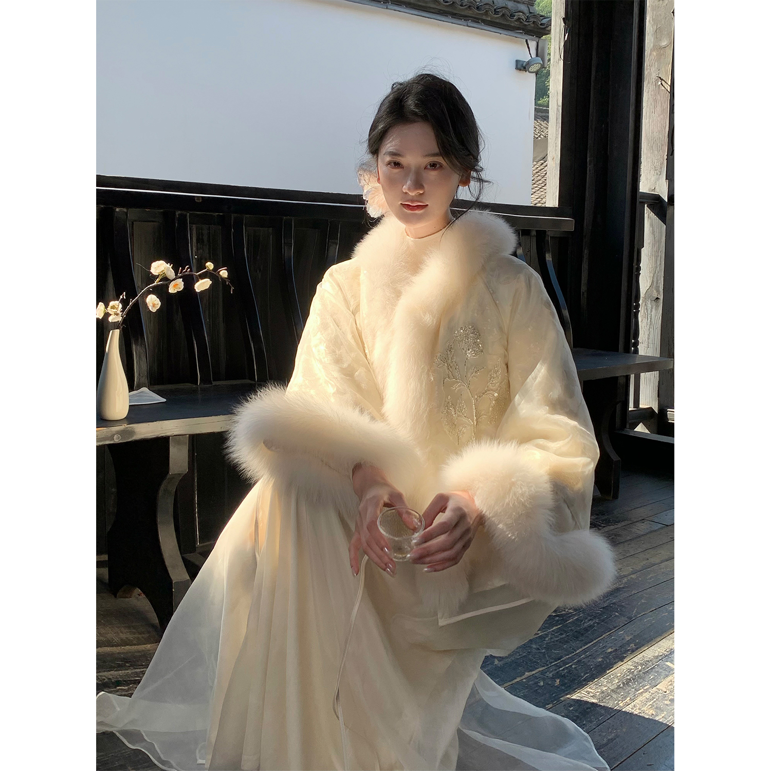 从一时刻【浅月】新中式短款羽绒服女重工刺绣保暖外套CY-D25558