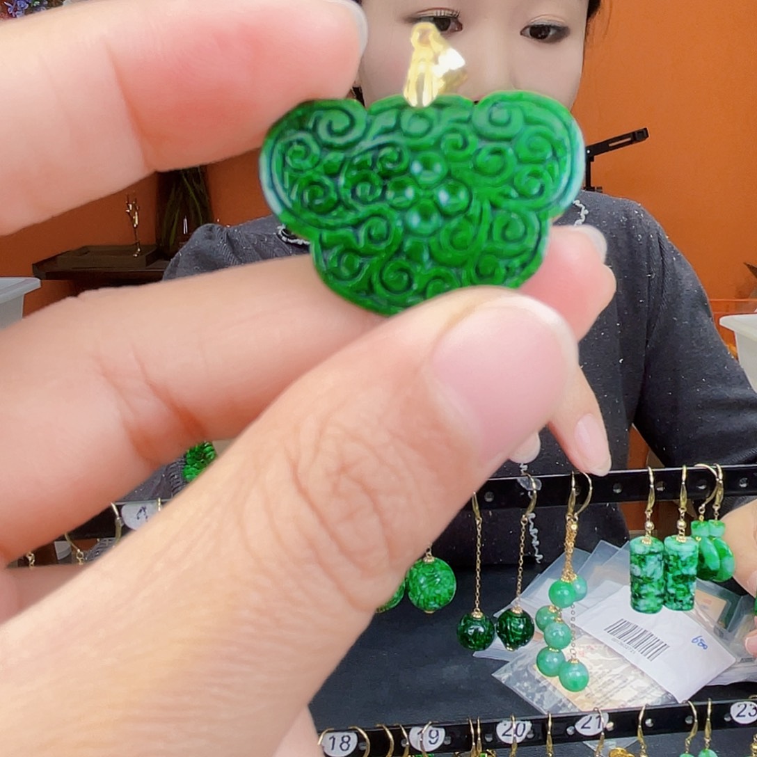 翡翠未镶嵌耳饰饰品