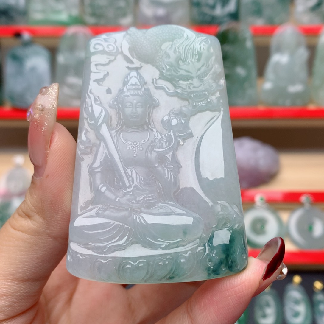 翡翠颈饰未镶嵌虚空藏菩萨
