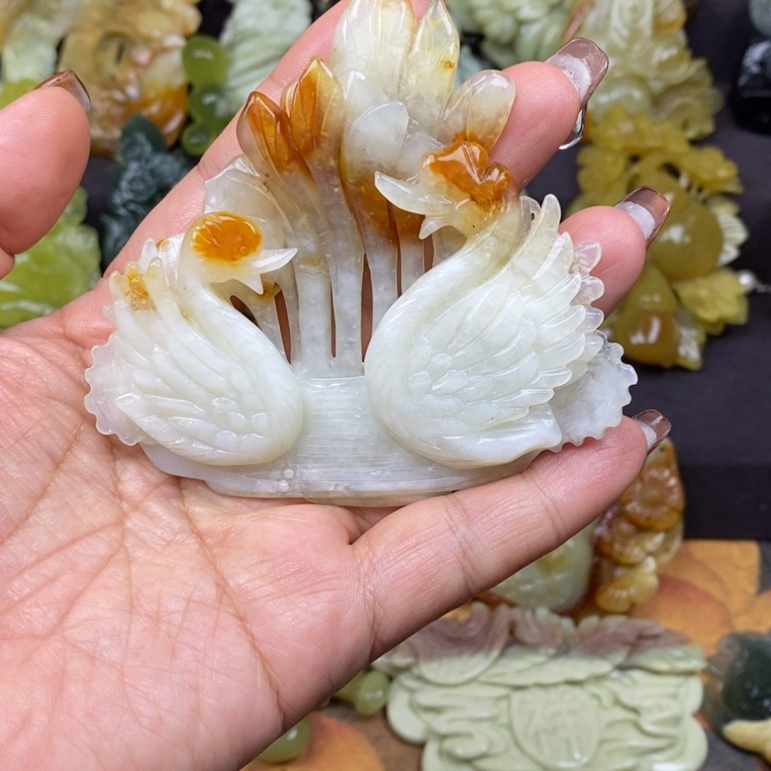 蛇纹石玉颈饰未镶嵌我****心