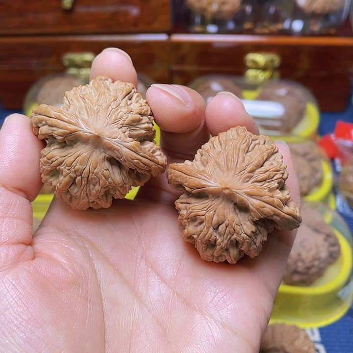 文玩核桃把件虎头