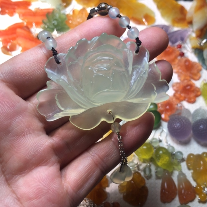 未镶嵌蛇纹石玉耳坠