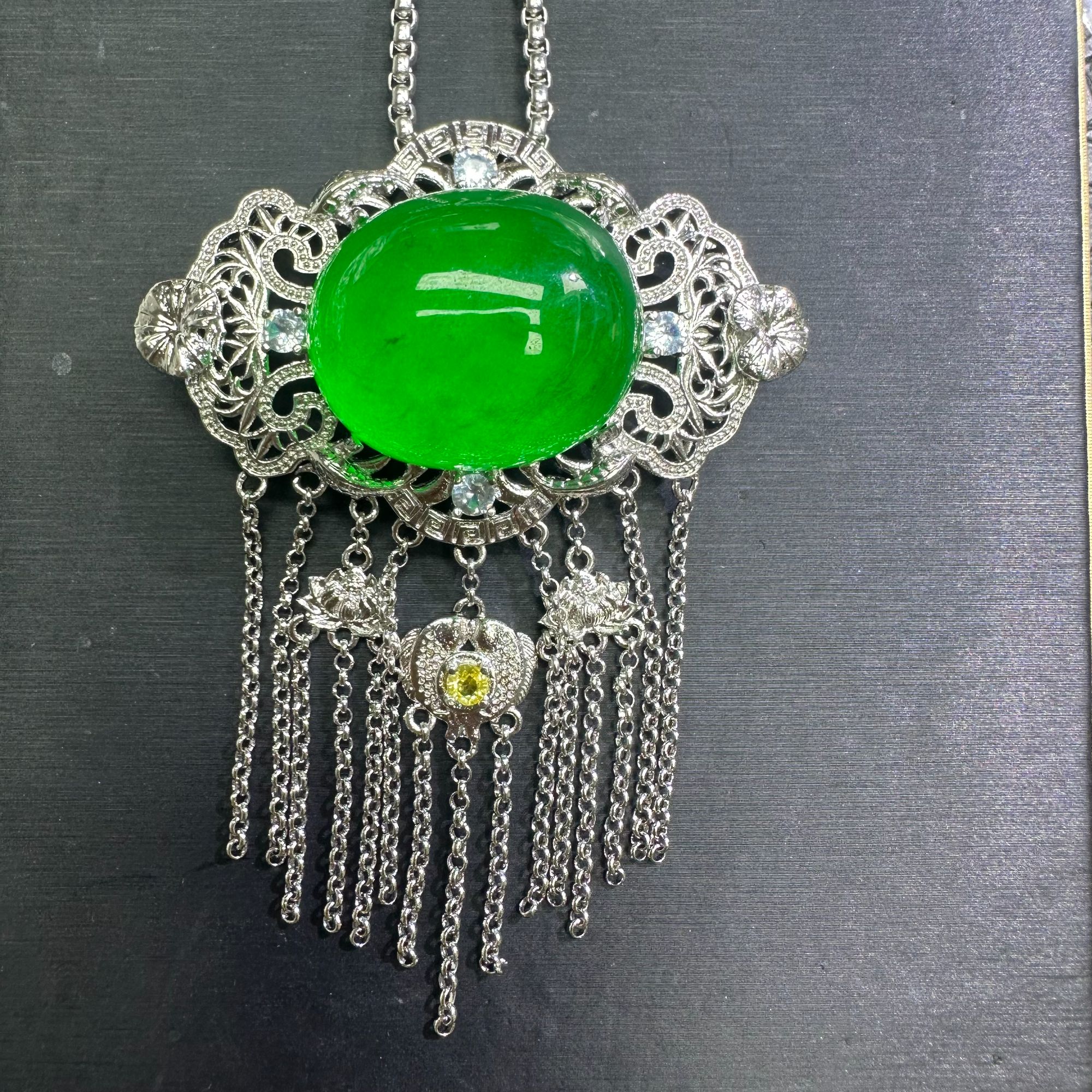 冰绿蛋面如意吊坠R39