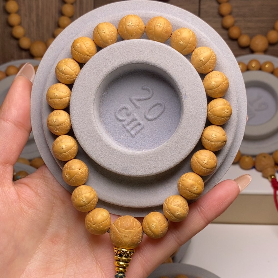 冷****凤眼菩提手串12➕素串，清玉