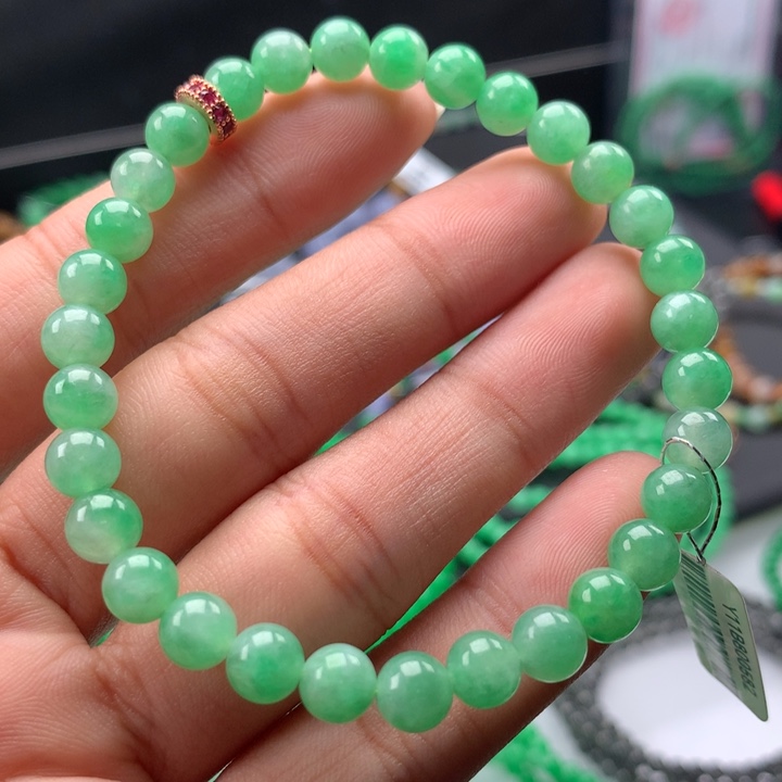 翡翠手镯未镶嵌卡