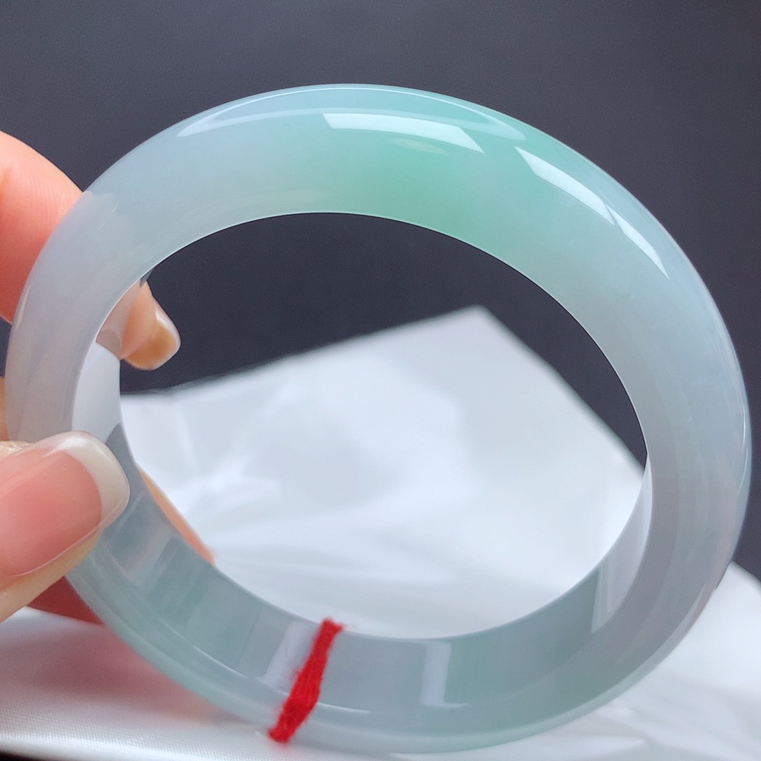 翡翠手镯未镶嵌11n n n n n n n