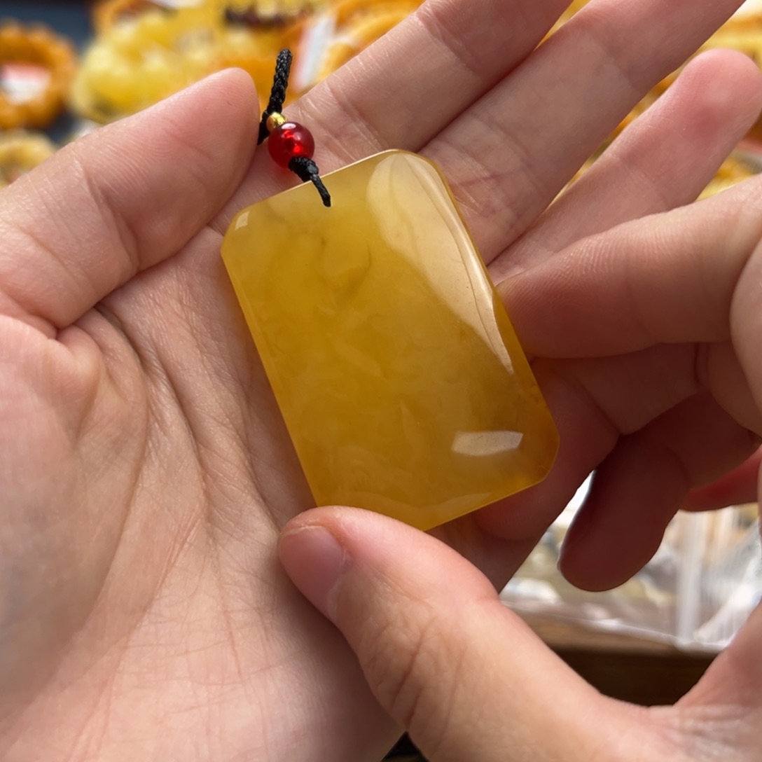 未镶嵌琥珀珠宝奇石