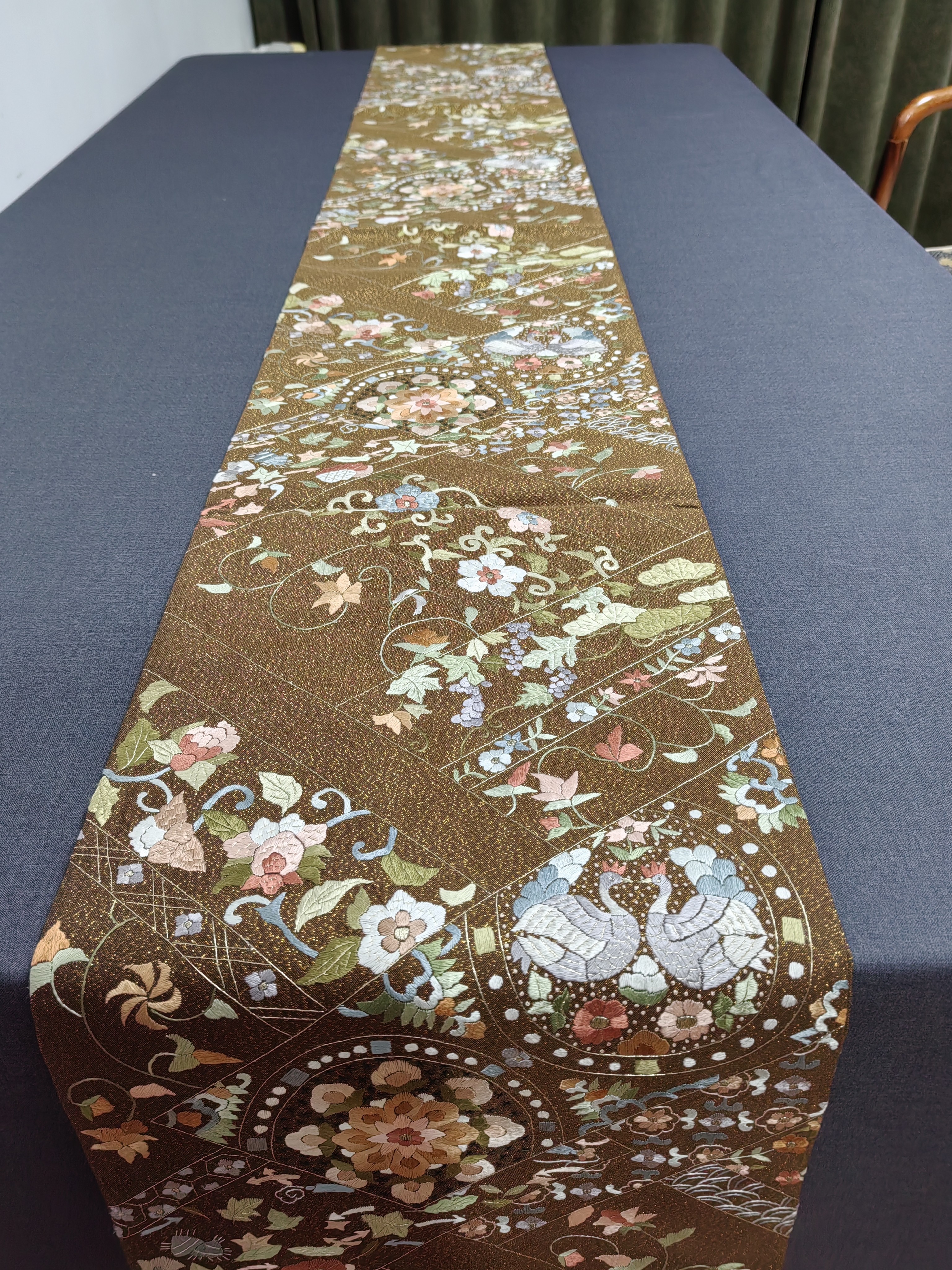 6通织金底刺绣 可做衣服 包包 桌旗 挂画