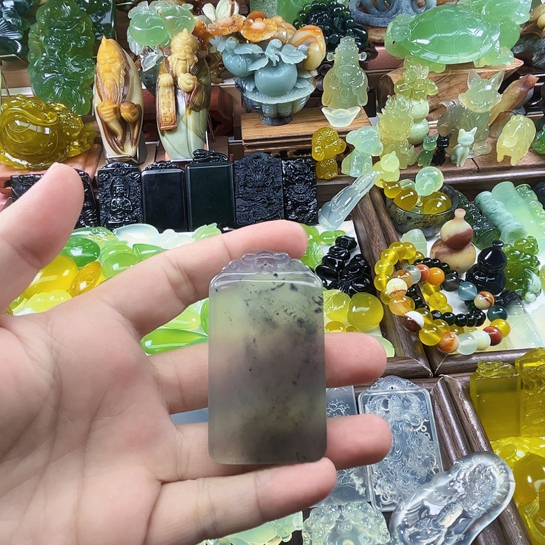 岫玉未镶嵌吊坠(不含链)