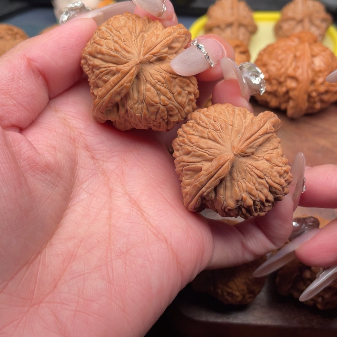 文玩核桃把件全品，红皮球白41