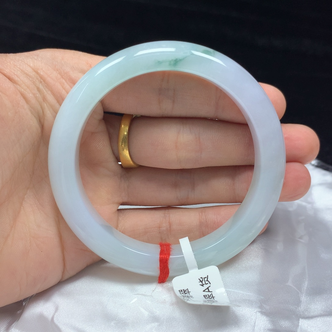 翡翠手镯（圆镯）未镶嵌57.5