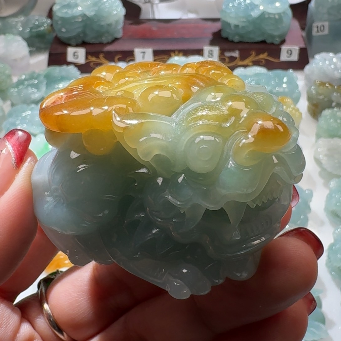 定制翡翠未镶嵌浪**贵貔貅