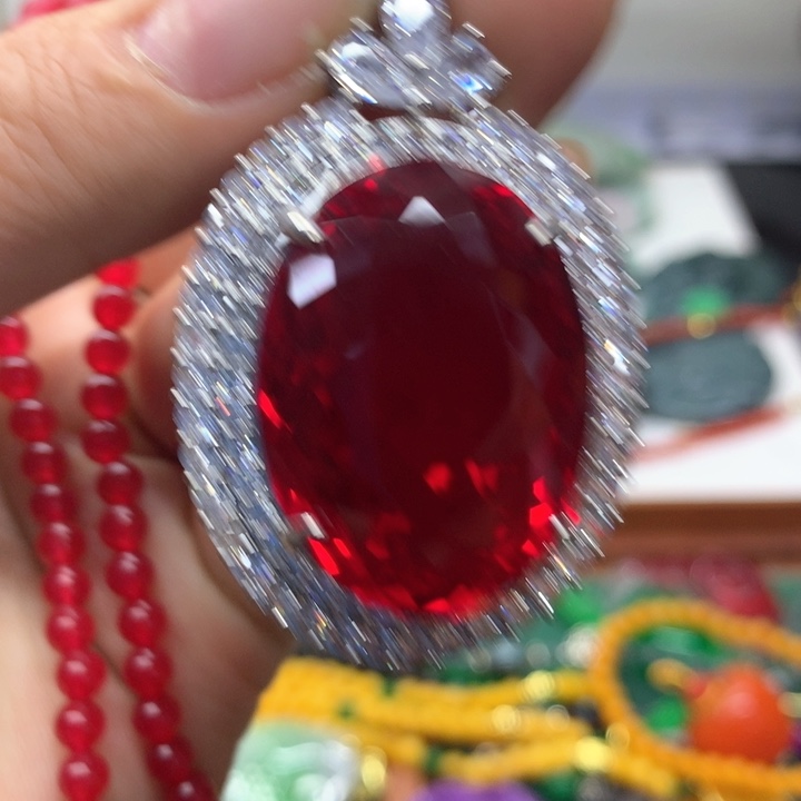 颈饰未镶嵌翡翠吊坠