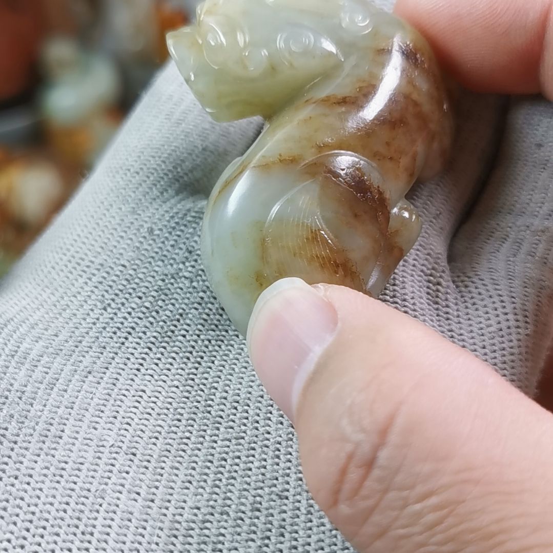 和田玉（糖玉）车挂未镶嵌