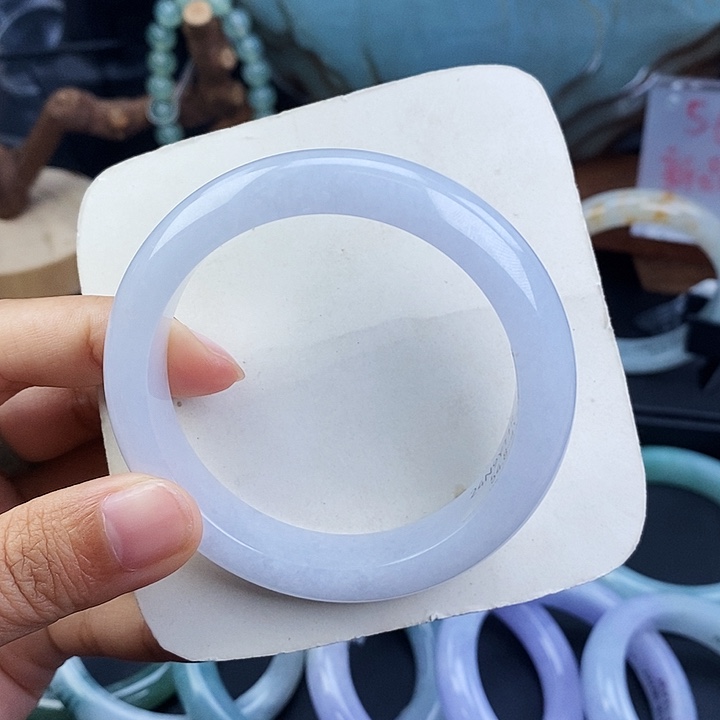 翡翠手镯未镶嵌?****?54.8白月光