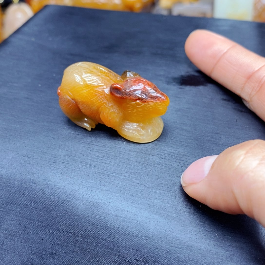 石英质玉（黄龙玉）颈饰未镶嵌