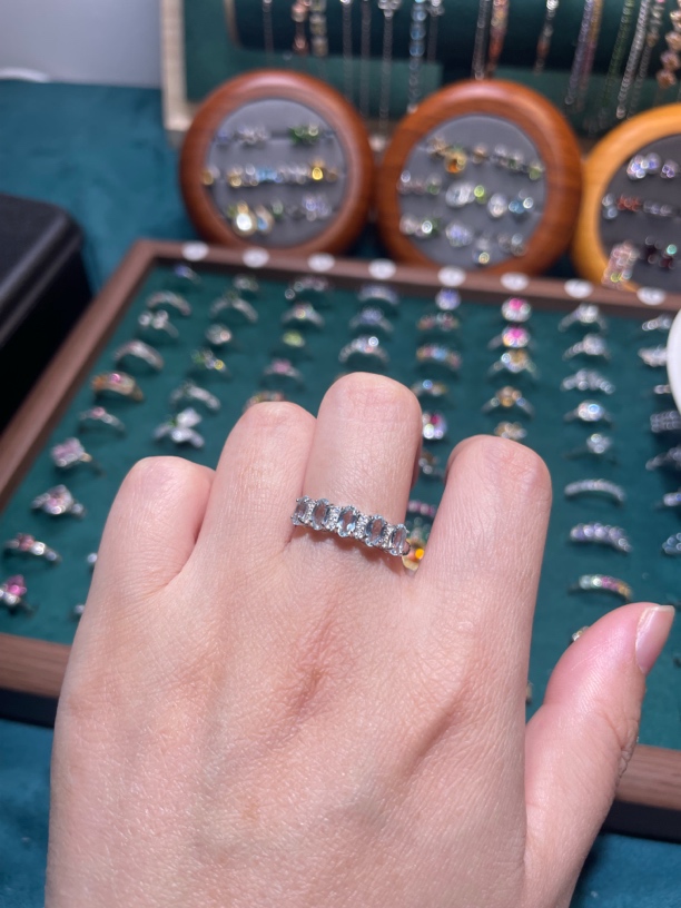 海蓝宝5颗海蓝宝，时尚简约百搭