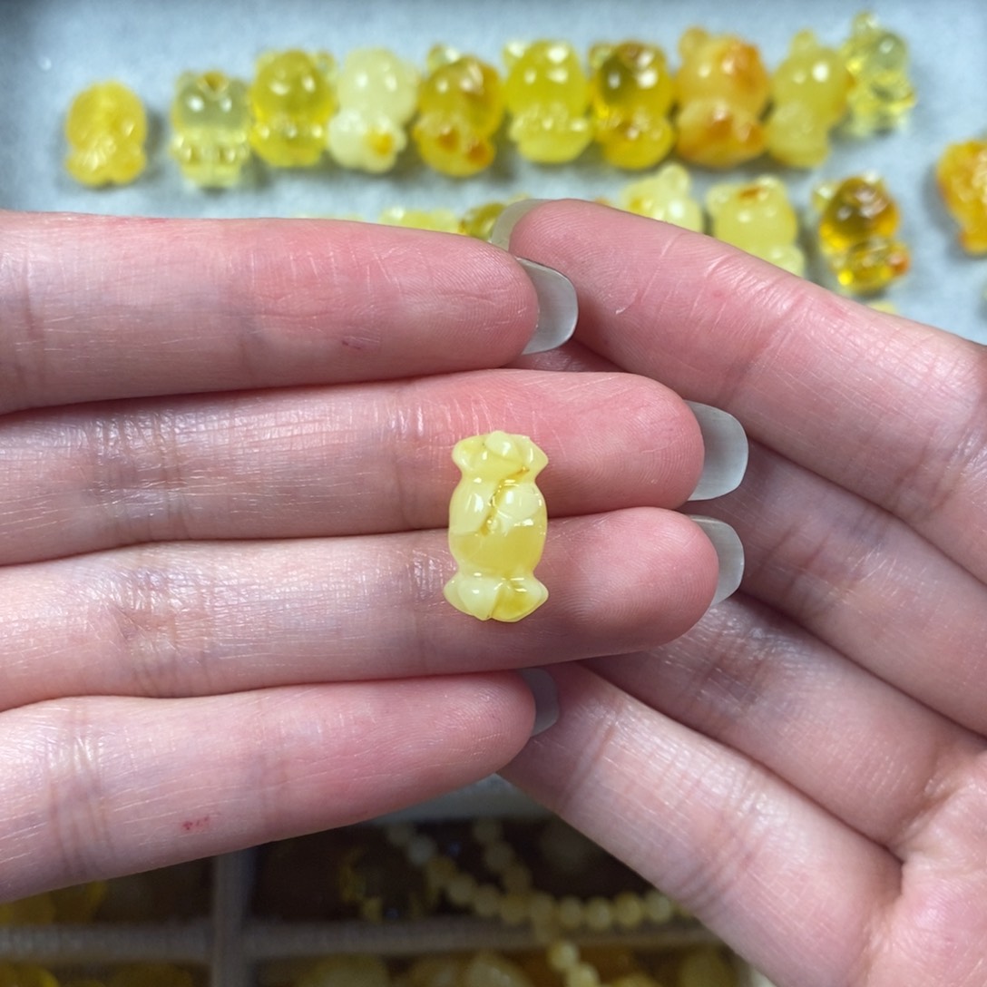 琥珀裸石未镶嵌糖果