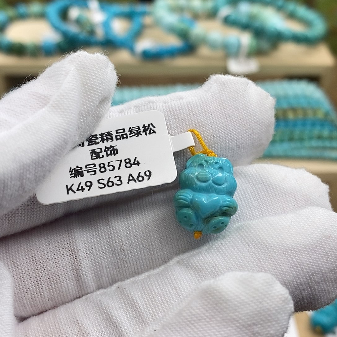 绿松石未镶嵌珠宝奇石