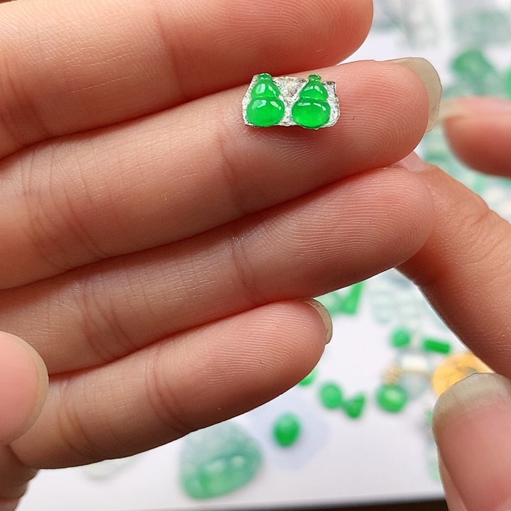 翡翠吊坠(不含链)未镶嵌一对