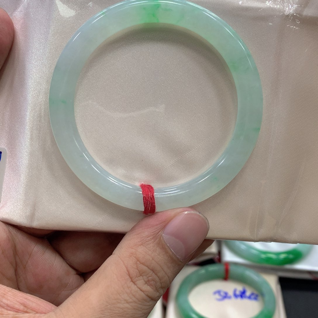 未镶嵌手镯翡翠翡翠