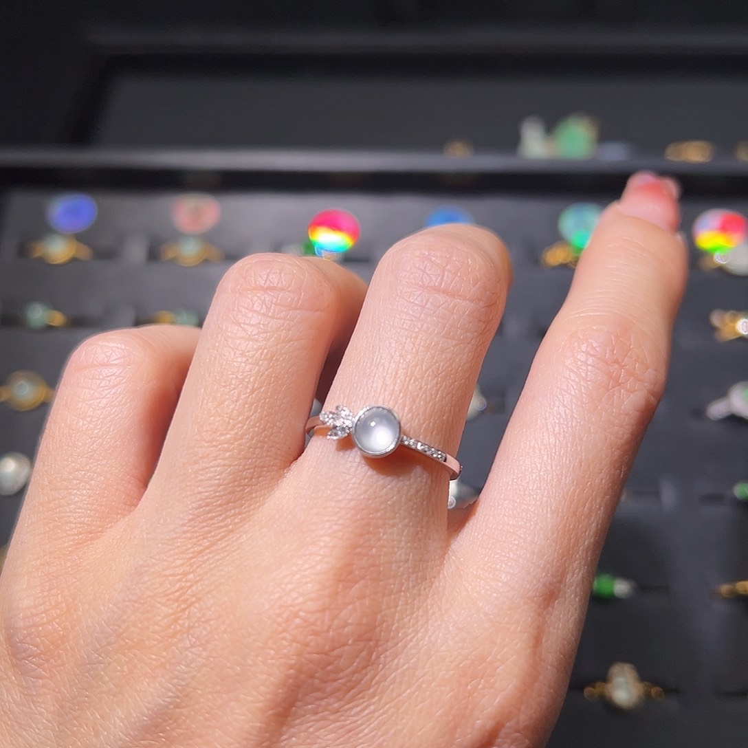 翡翠戒指18K金镶嵌戒指